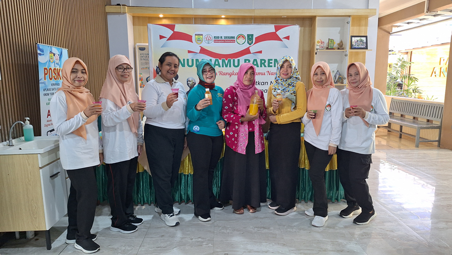 MINUM JAMU BARENG JUMAT SEHAT DALAM RANGKA HARI JAMU NASIONAL