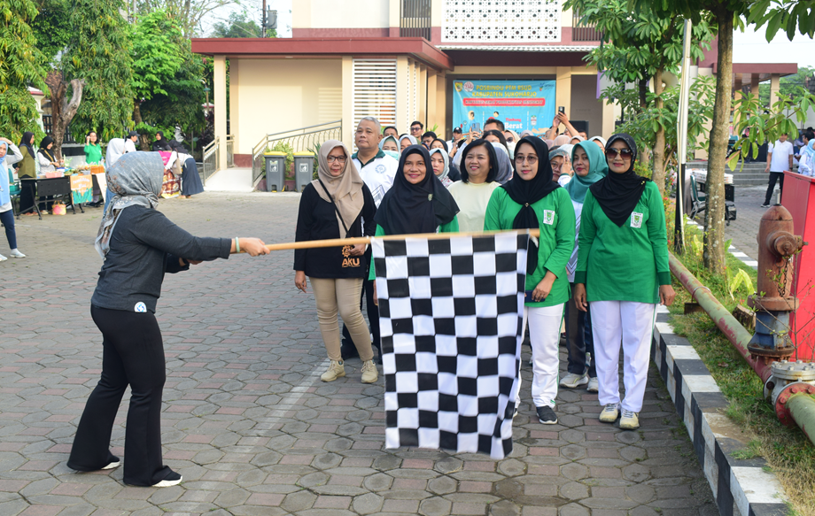 Posbindu Kesehatan, Jalan Sehat, dan Cek Kesehatan untuk Karyawan RSUD Ir. Soekarno Sukoharjo