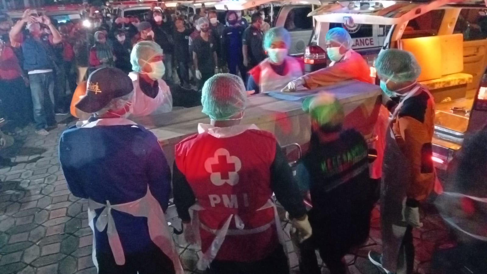 Serah Terima Belasan Jenazah Korban Kecelakaan Maut Dilaksanakan di RSUD Ir. Soekarno Kabupaten Sukoharjo